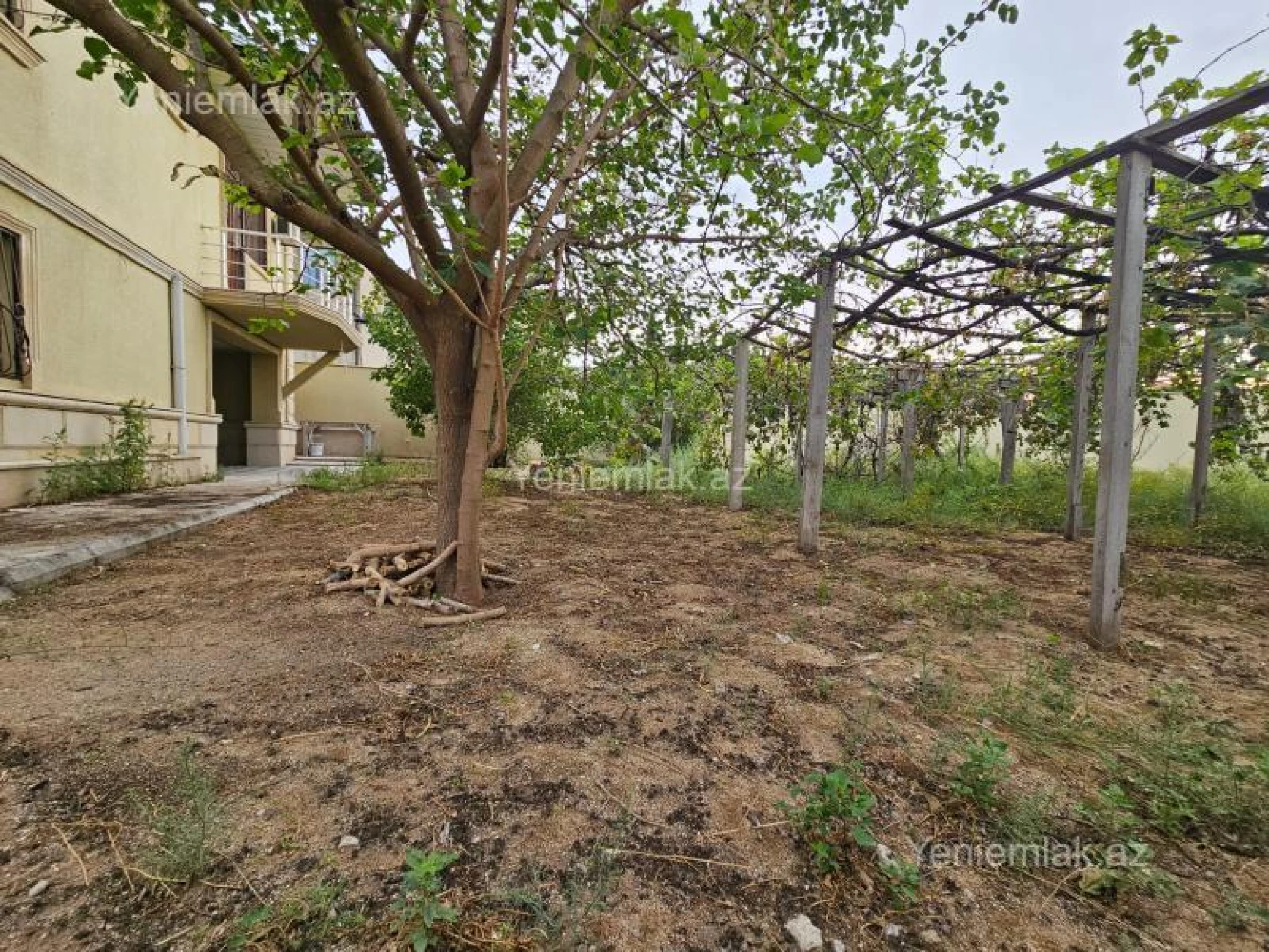 Satılır 4 otaqlı həyət evi 150 m²