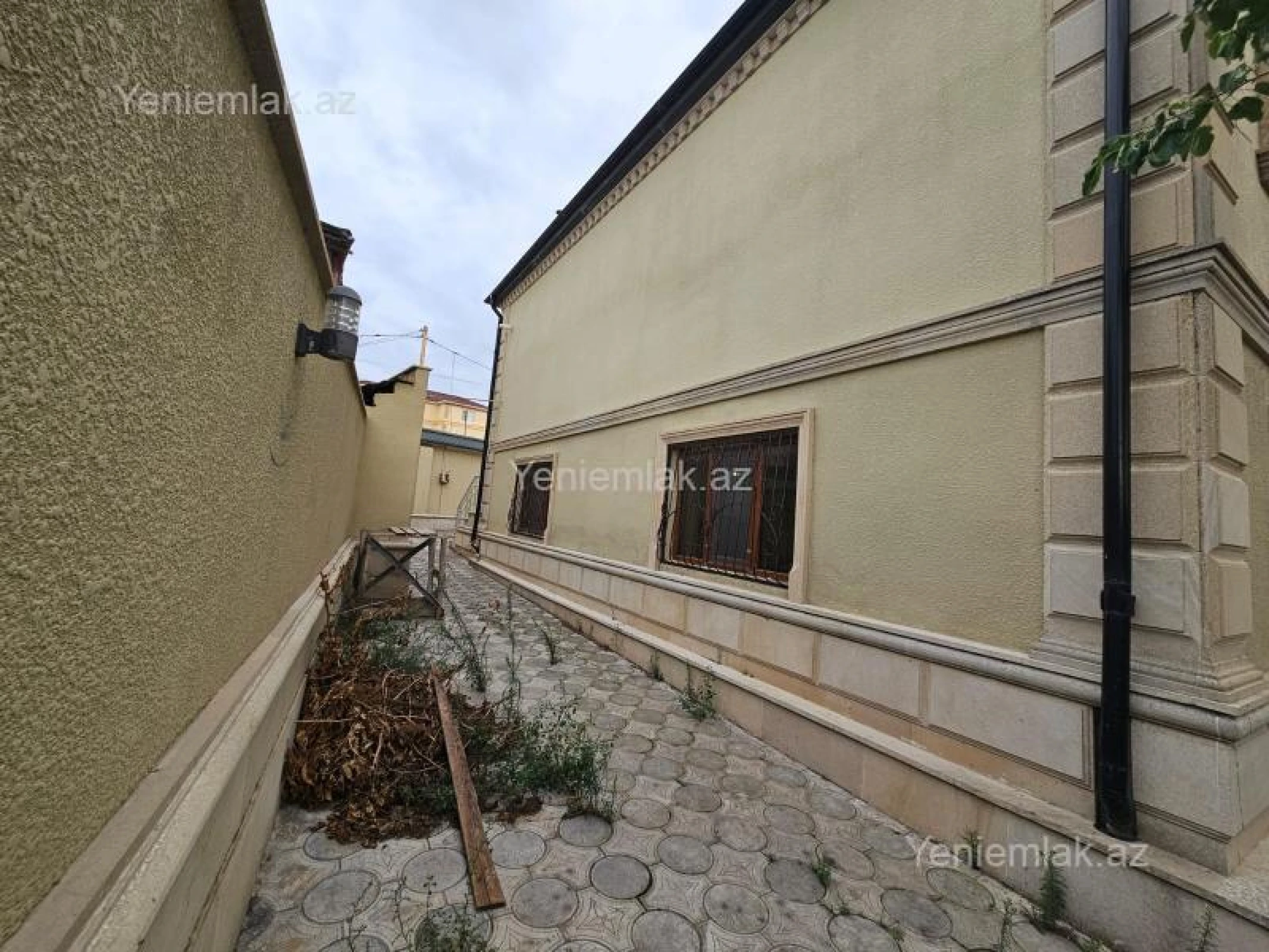 Satılır 4 otaqlı həyət evi 150 m²