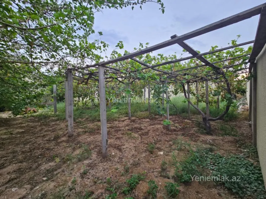 Satılır 4 otaqlı həyət evi 150 m²