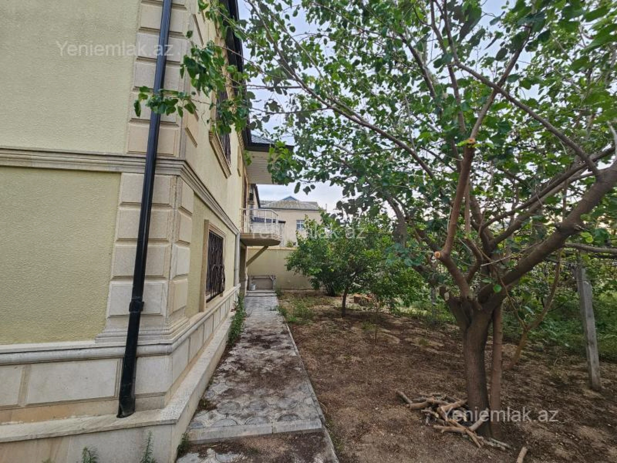 Satılır 4 otaqlı həyət evi 150 m²