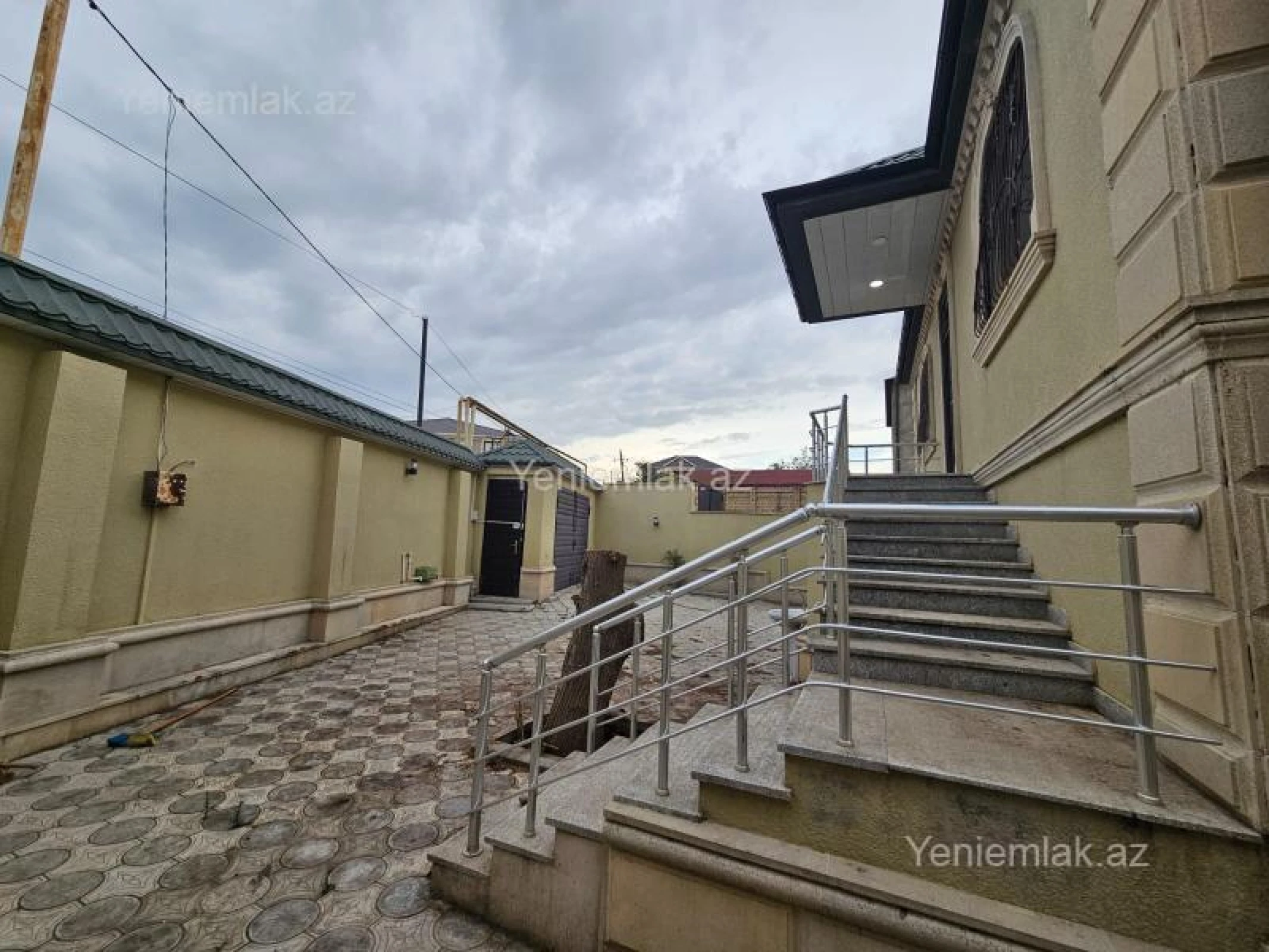 Satılır 4 otaqlı həyət evi 150 m²