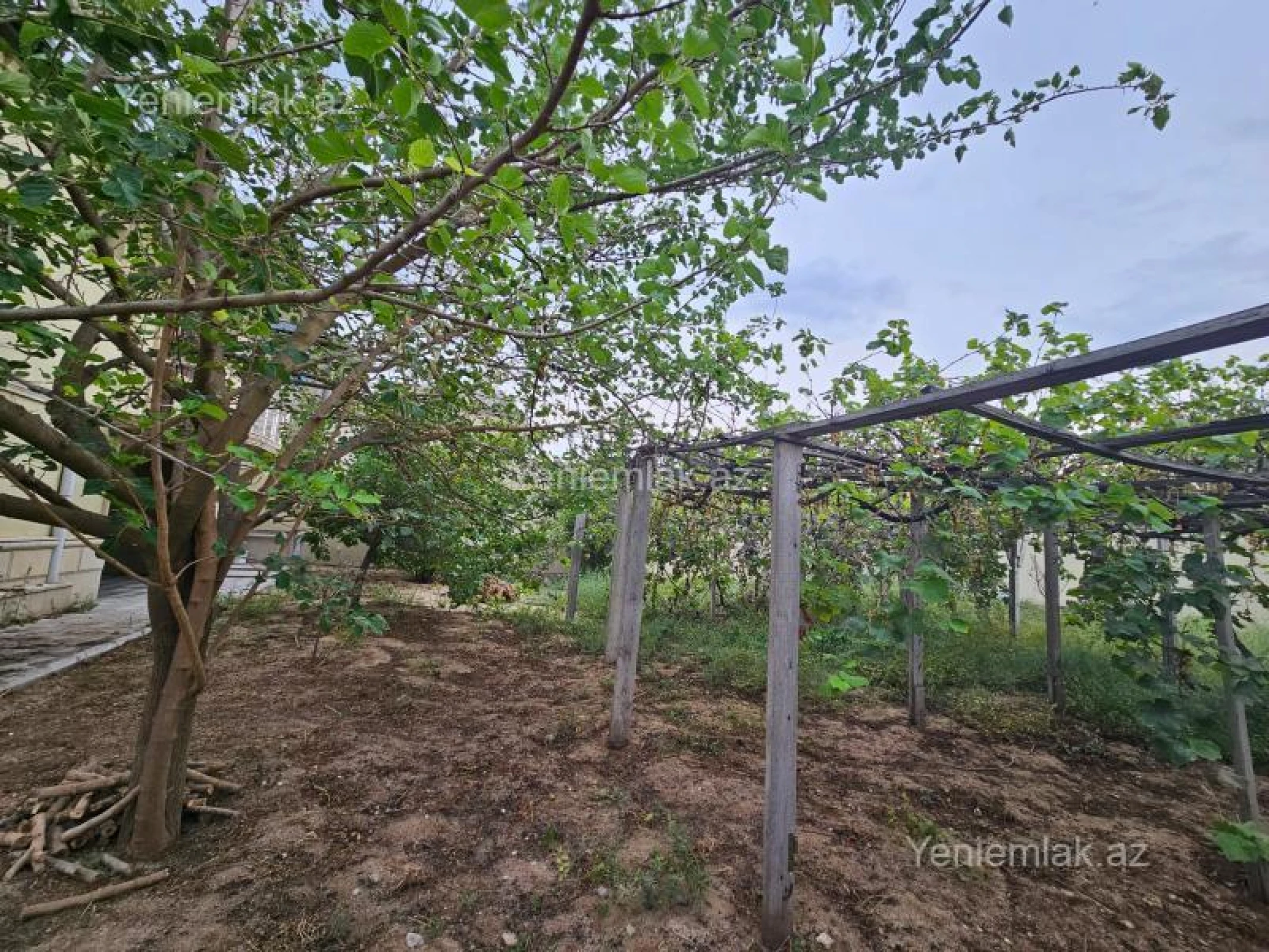 Satılır 4 otaqlı həyət evi 150 m²