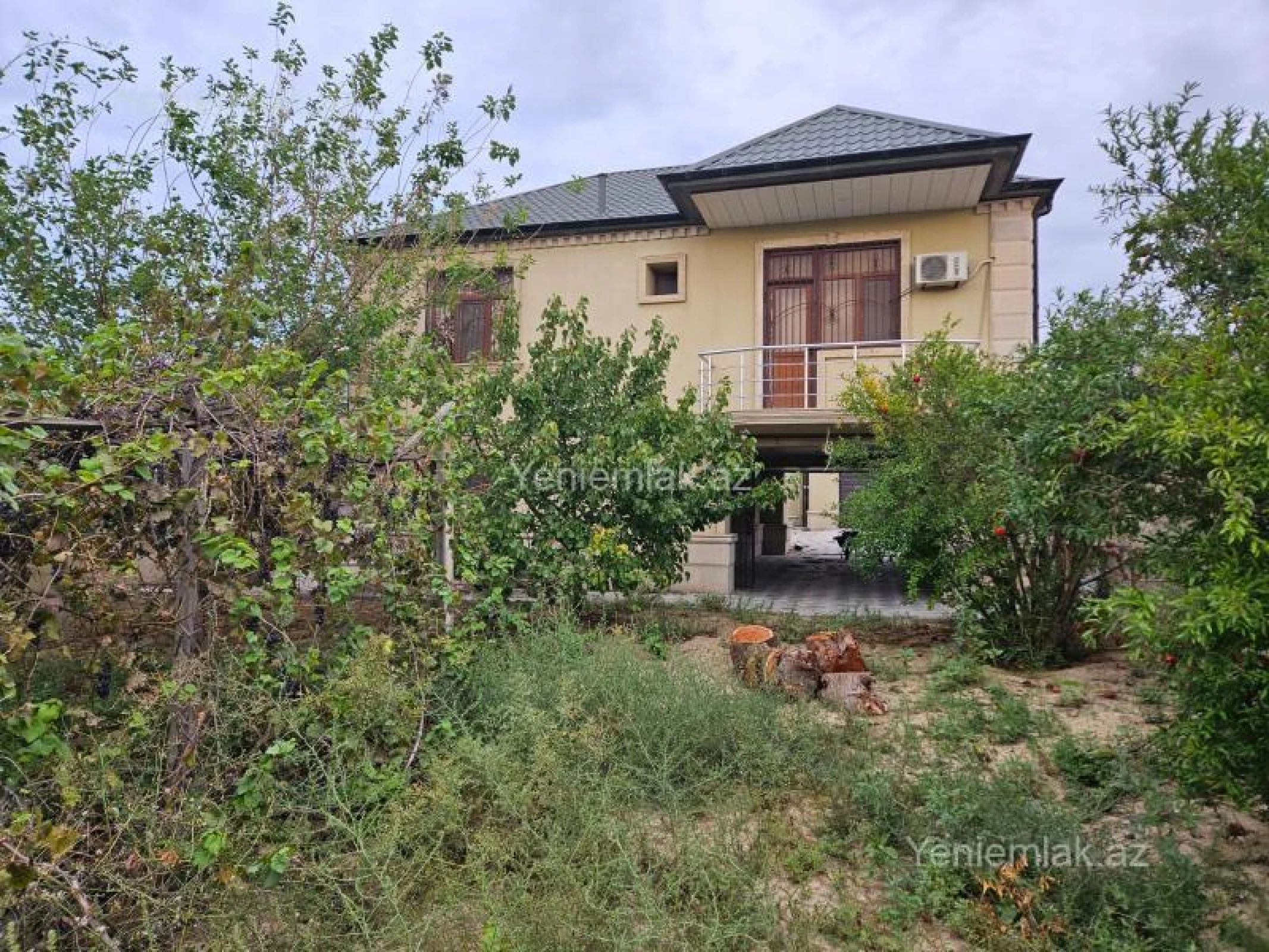 Satılır 4 otaqlı həyət evi 150 m²