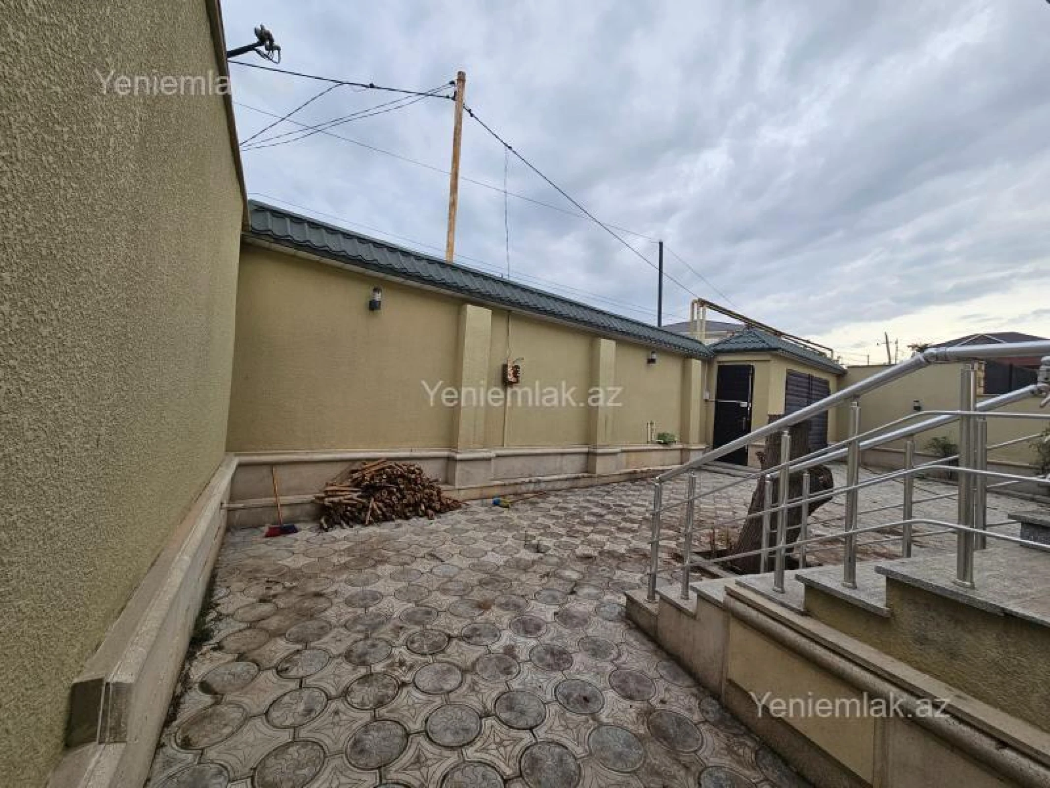 Satılır 4 otaqlı həyət evi 150 m²