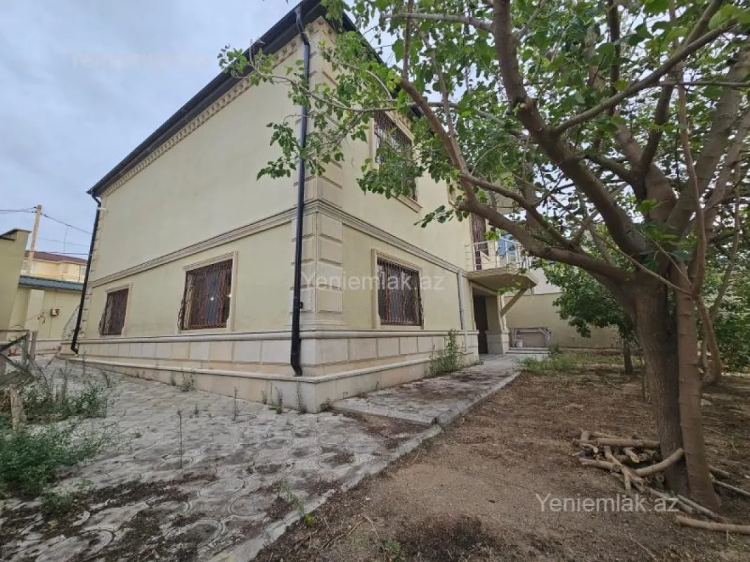 Satılır 4 otaqlı həyət evi 150 m²