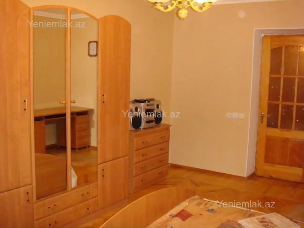 Satılır 3 otaqlı köhnə tikili 80 m²