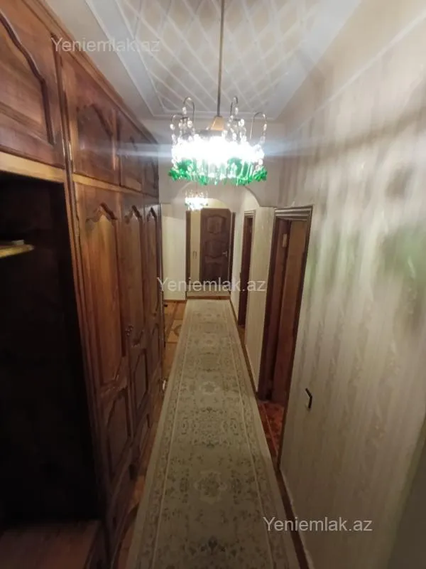 Satılır 5 otaqlı köhnə tikili 110 m²