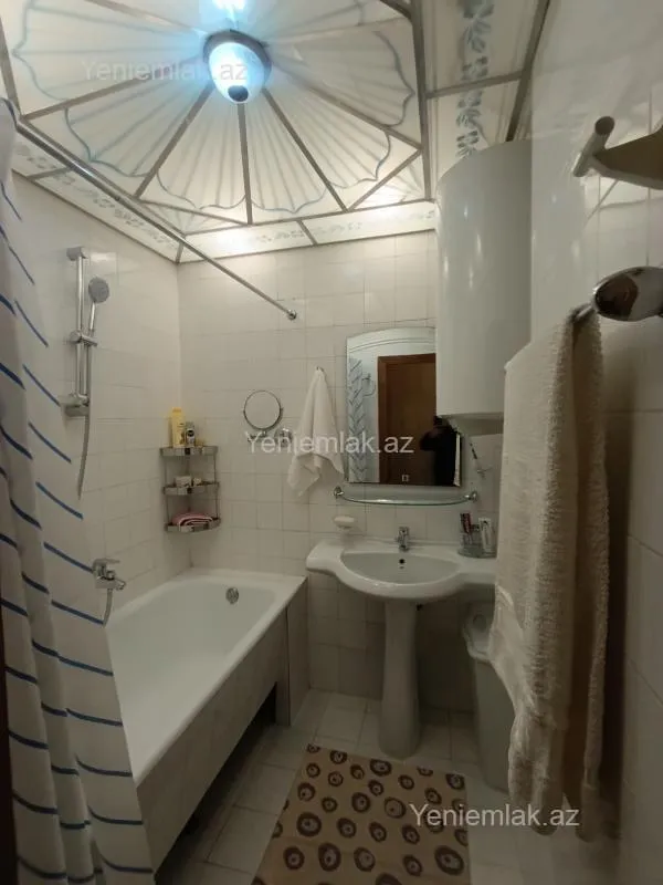 Satılır 5 otaqlı köhnə tikili 110 m²