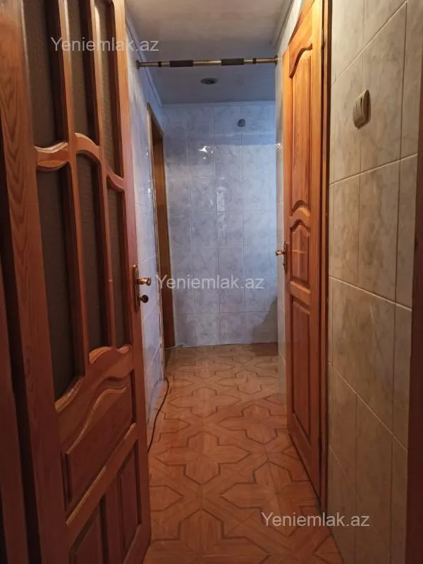 Satılır 2 otaqlı köhnə tikili 85 m²
