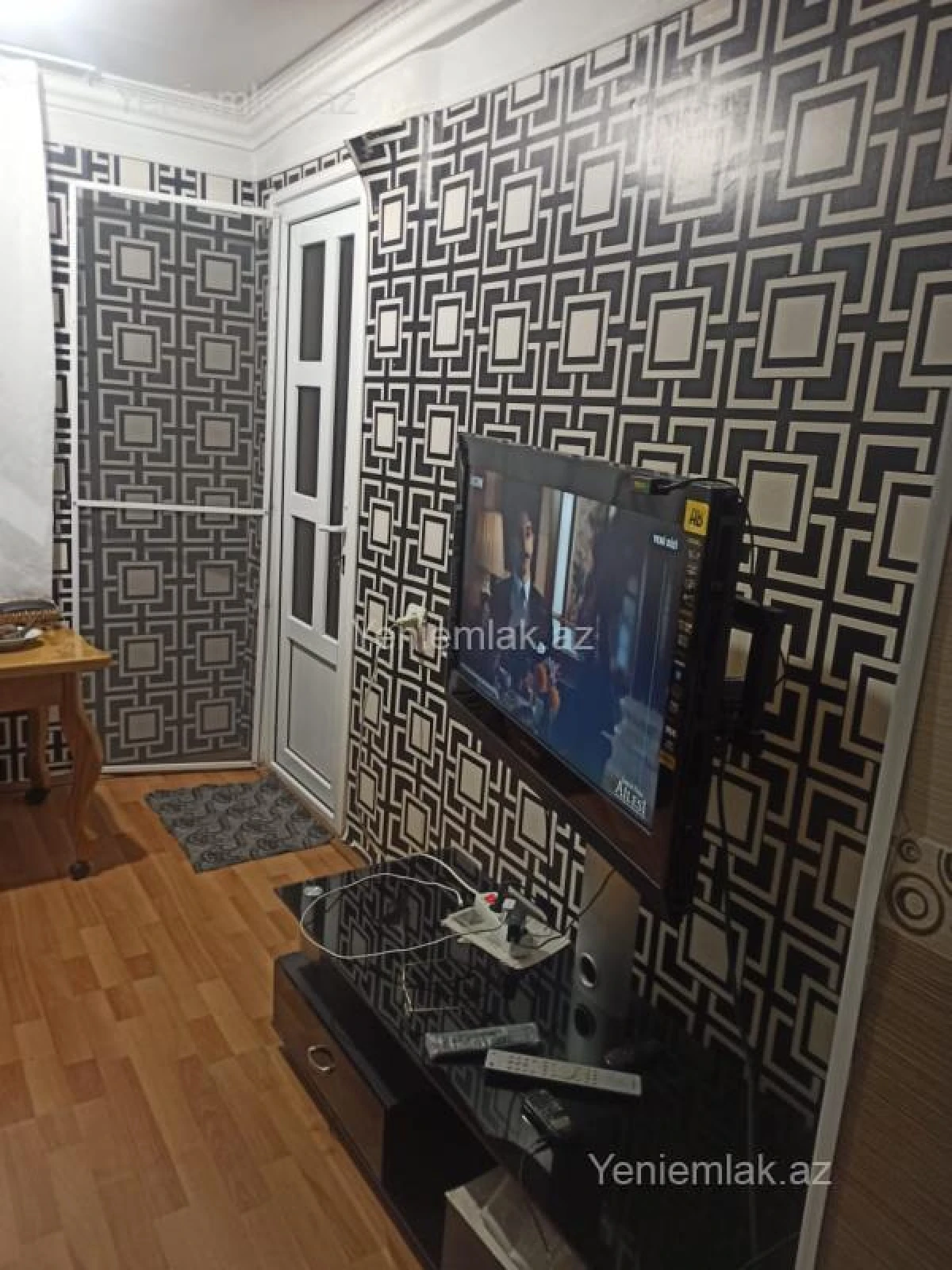 Satılır 2 otaqlı köhnə tikili 85 m²