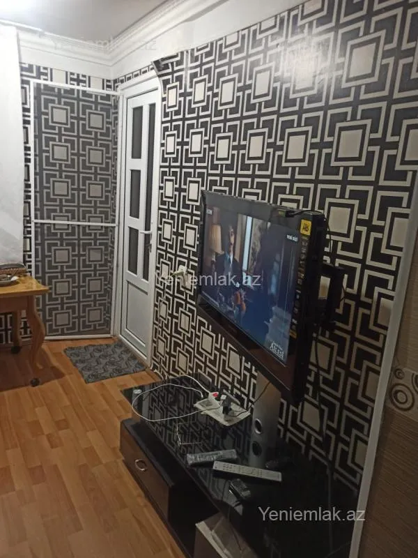 Satılır 2 otaqlı köhnə tikili 85 m²
