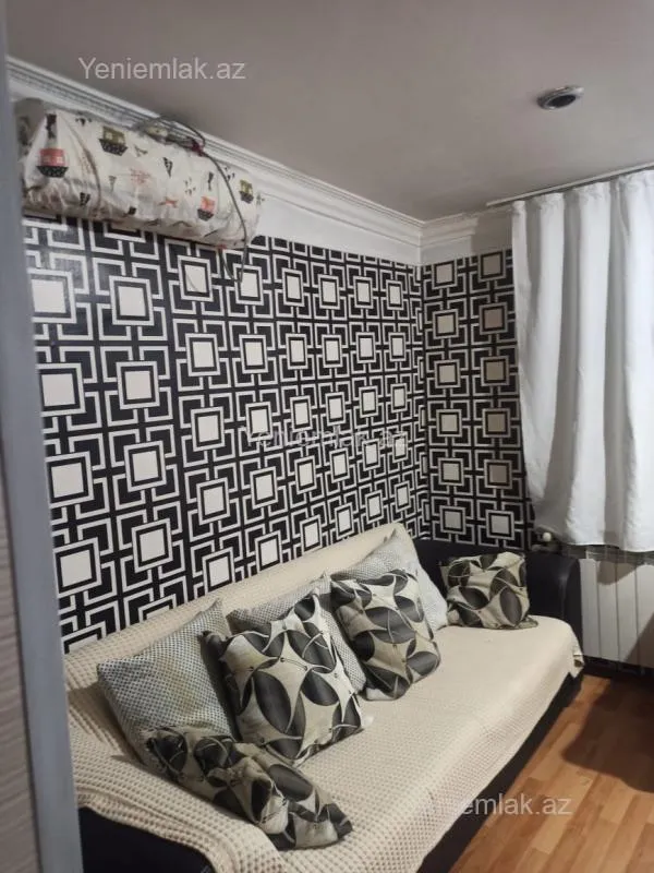 Satılır 2 otaqlı köhnə tikili 85 m²