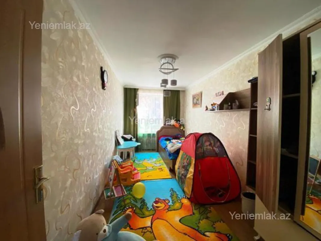 Satılır 3 otaqlı köhnə tikili 100 m²