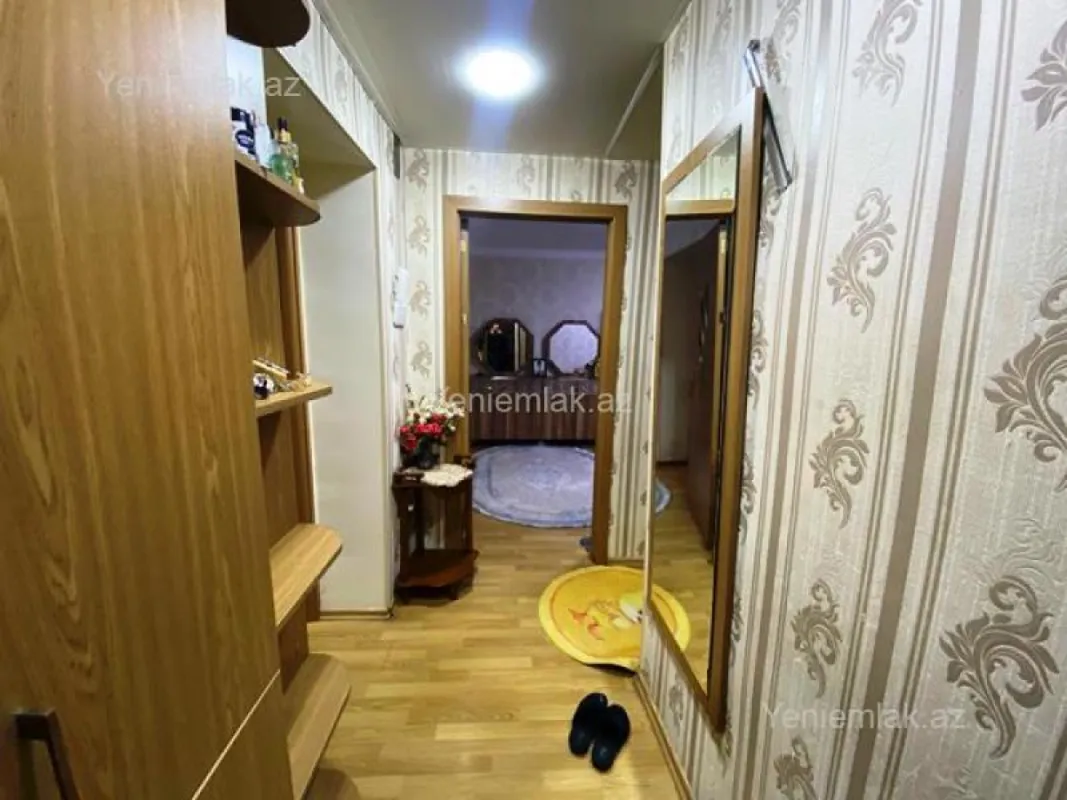 Satılır 3 otaqlı köhnə tikili 100 m²