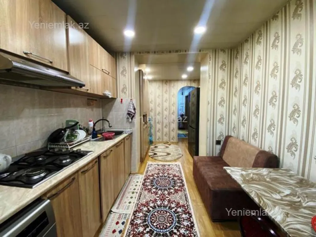 Satılır 3 otaqlı köhnə tikili 100 m²