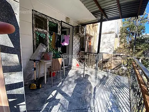 Satılır 3 otaqlı köhnə tikili 100 m²