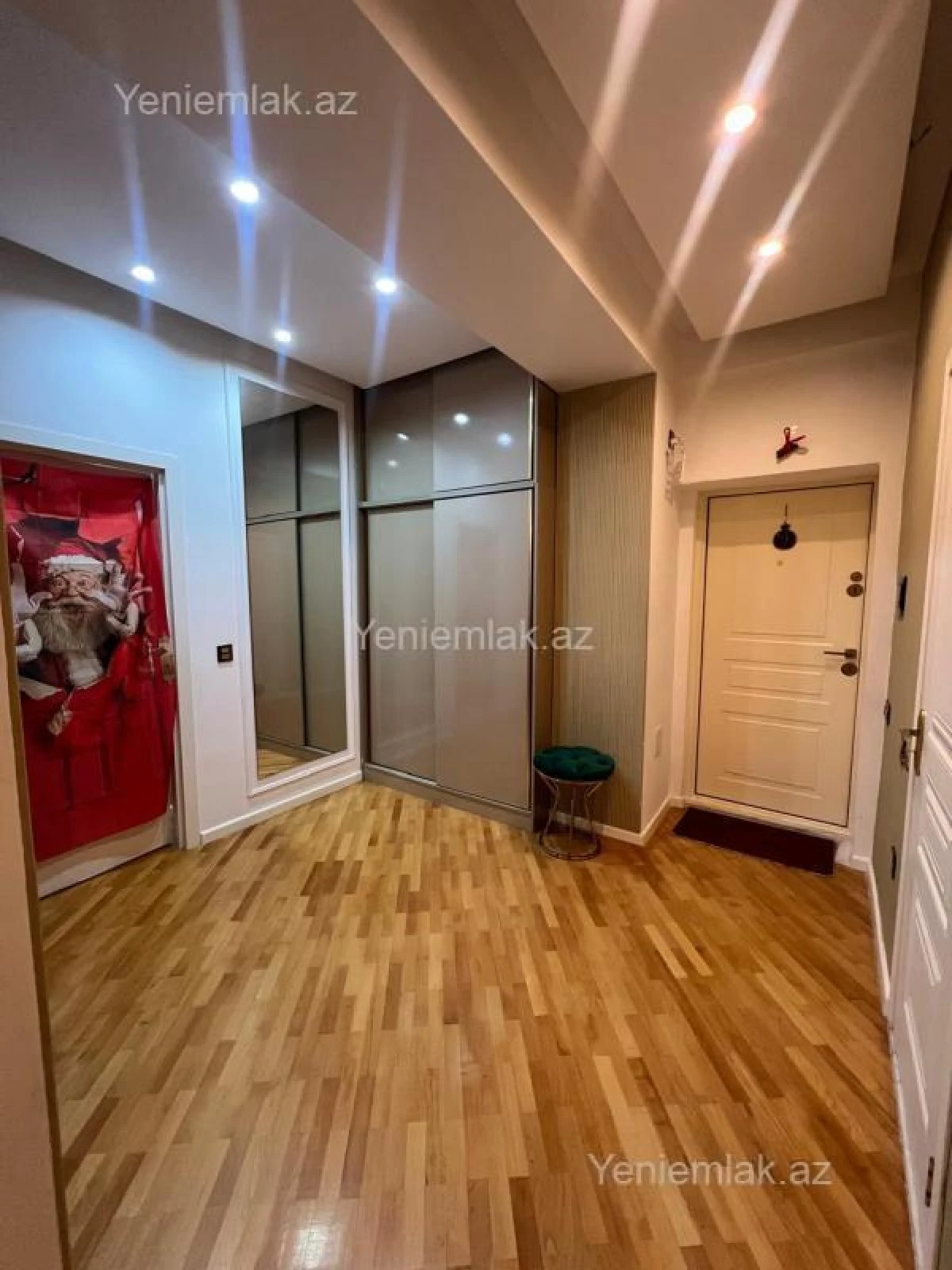 Satılır 3 otaqlı yeni tikili 100 m²