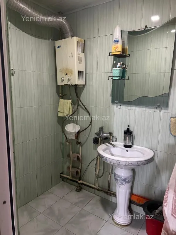 Satılır 2 otaqlı köhnə tikili 54 m²