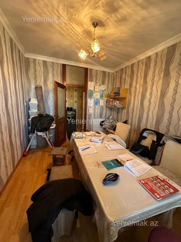 Satılır 3 otaqlı köhnə tikili 82 m²