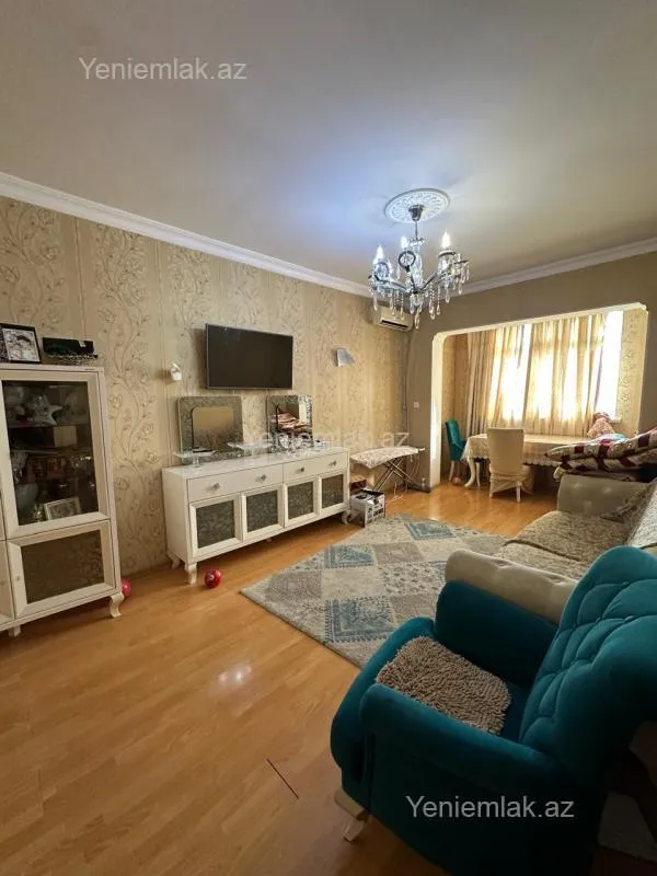 Satılır 3 otaqlı köhnə tikili 82 m²