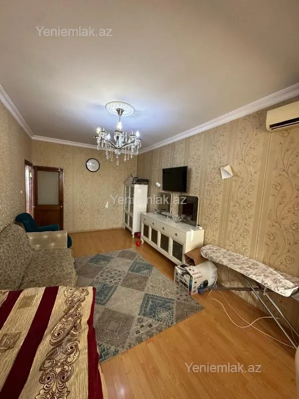 Satılır 3 otaqlı köhnə tikili 82 m²