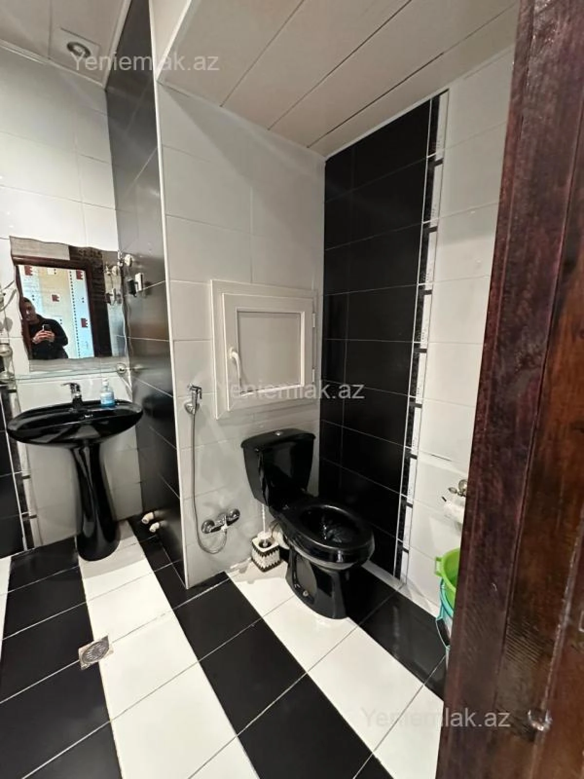 Satılır 3 otaqlı köhnə tikili 82 m²