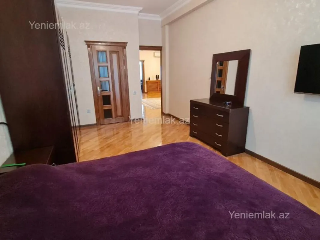 Satılır 3 otaqlı yeni tikili 145 m²