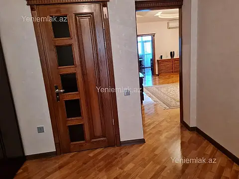 Satılır 3 otaqlı yeni tikili 145 m²