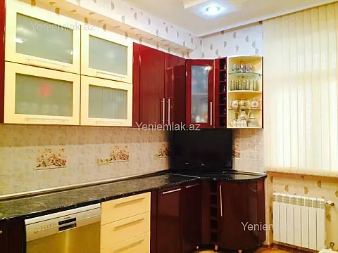 Satılır 4 otaqlı yeni tikili 155 m²