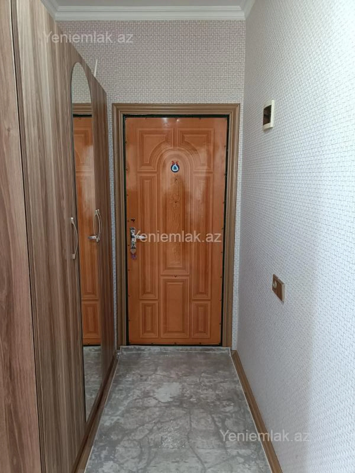 Satılır 1 otaqlı köhnə tikili 37 m²