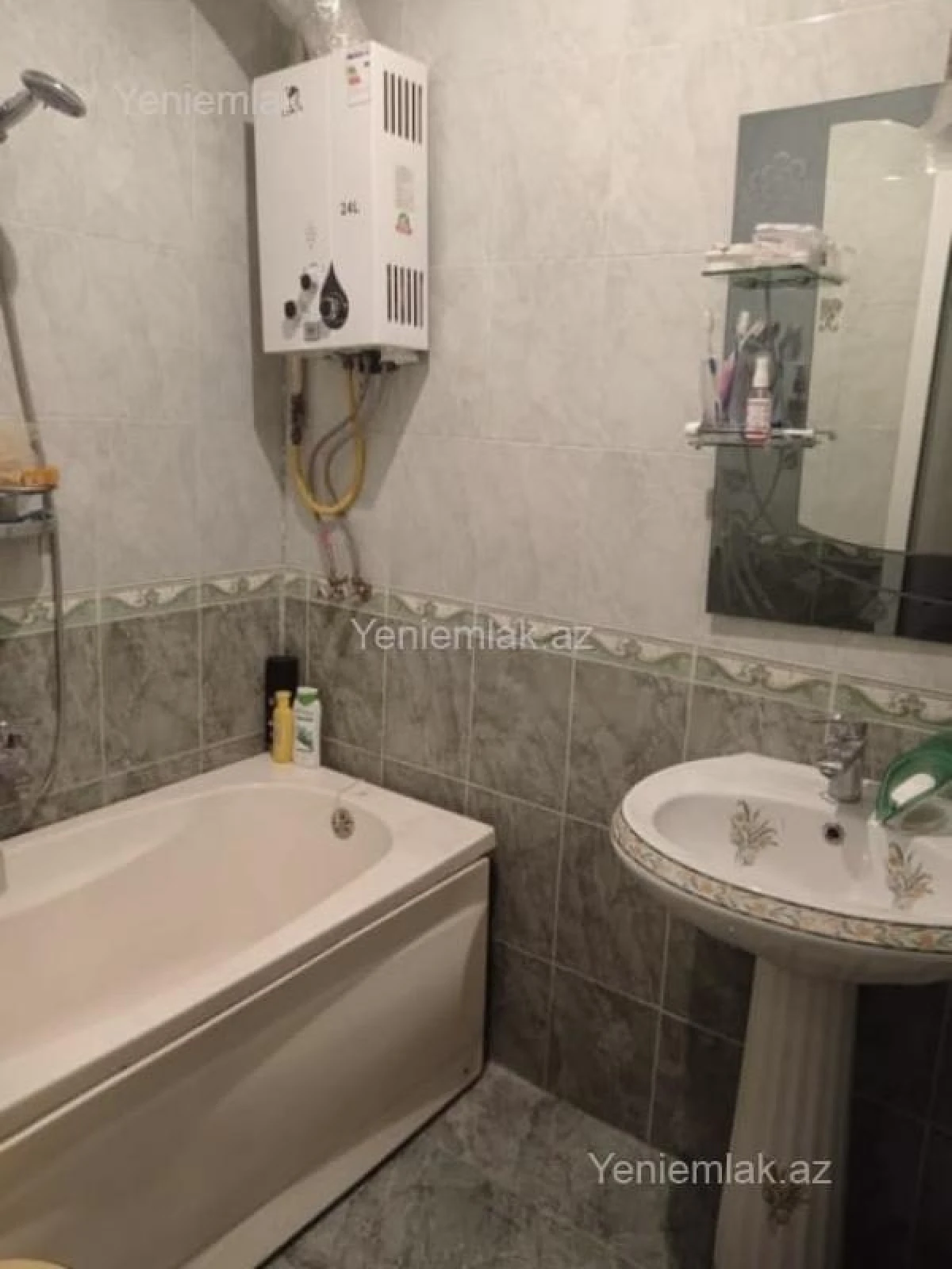 Satılır 2 otaqlı köhnə tikili 55 m²