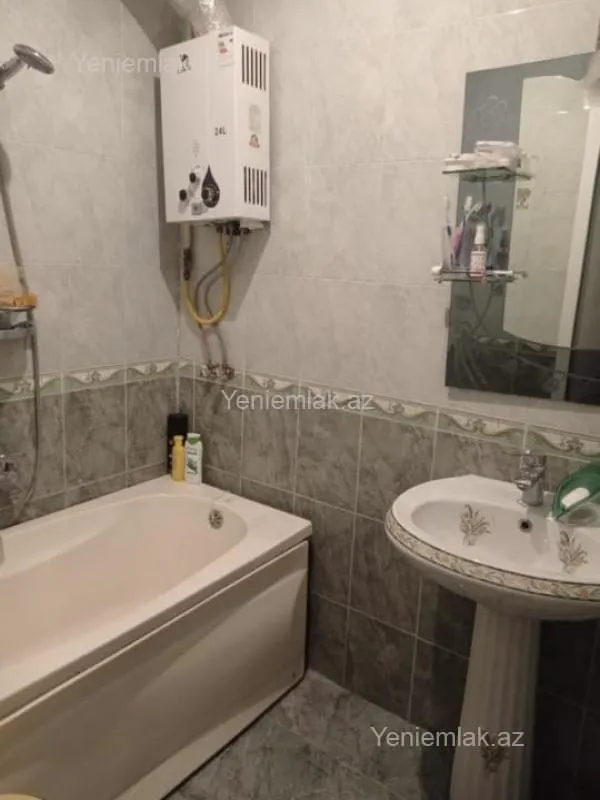 Satılır 2 otaqlı köhnə tikili 55 m²