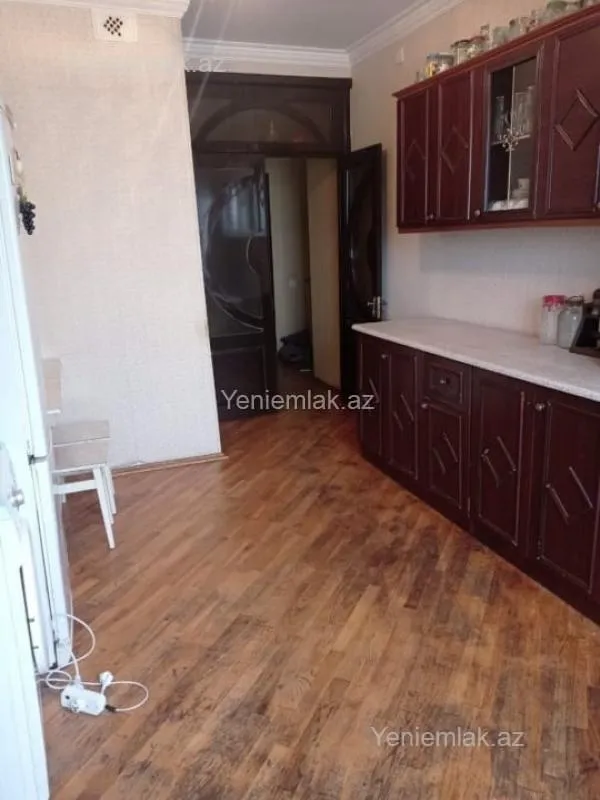 Satılır 2 otaqlı köhnə tikili 55 m²
