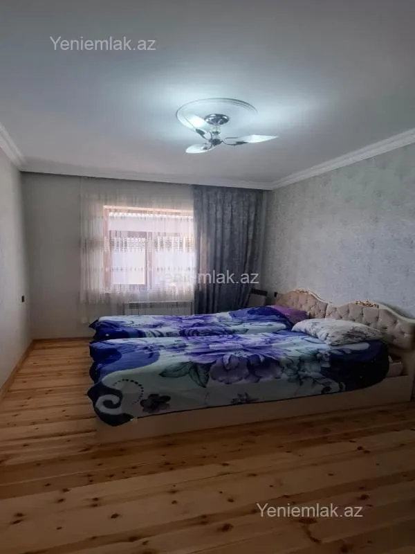 Satılır 8 otaqlı həyət evi 230 m²