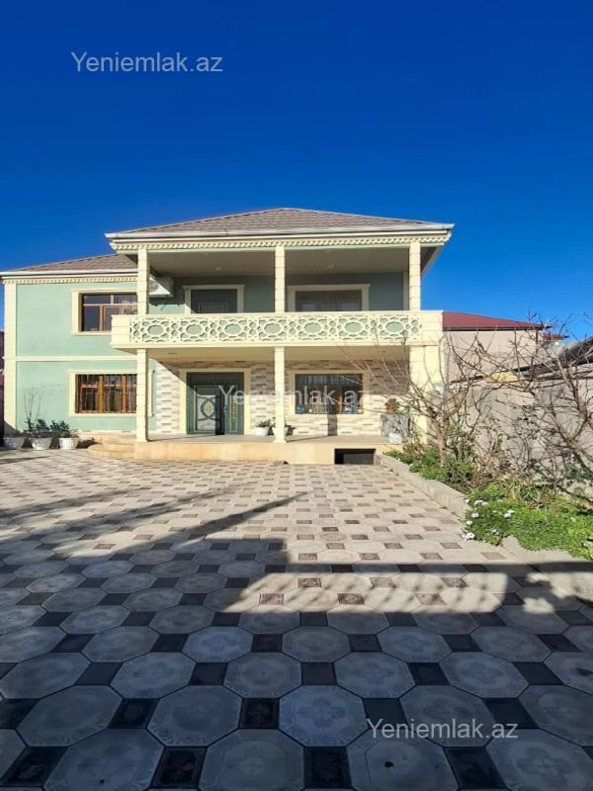 Satılır 8 otaqlı həyət evi 230 m²