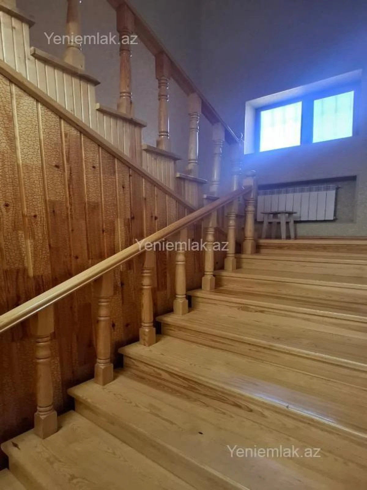 Satılır 8 otaqlı həyət evi 230 m²