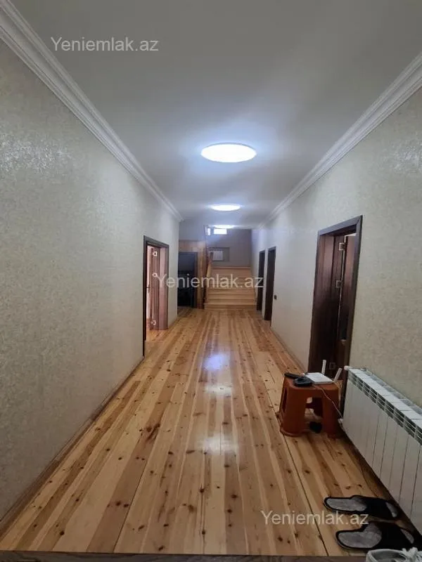 Satılır 8 otaqlı həyət evi 230 m²