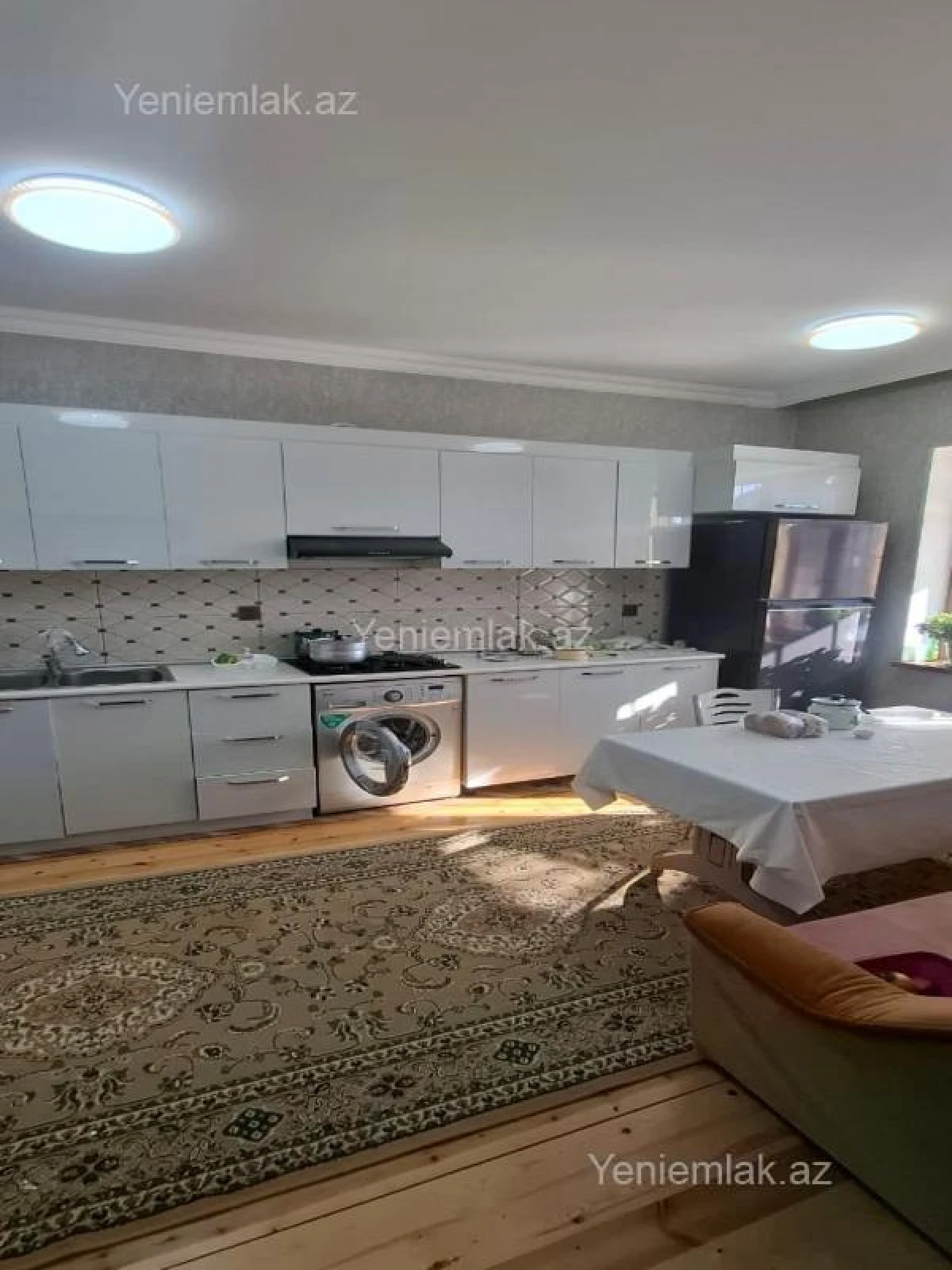 Satılır 8 otaqlı həyət evi 230 m²
