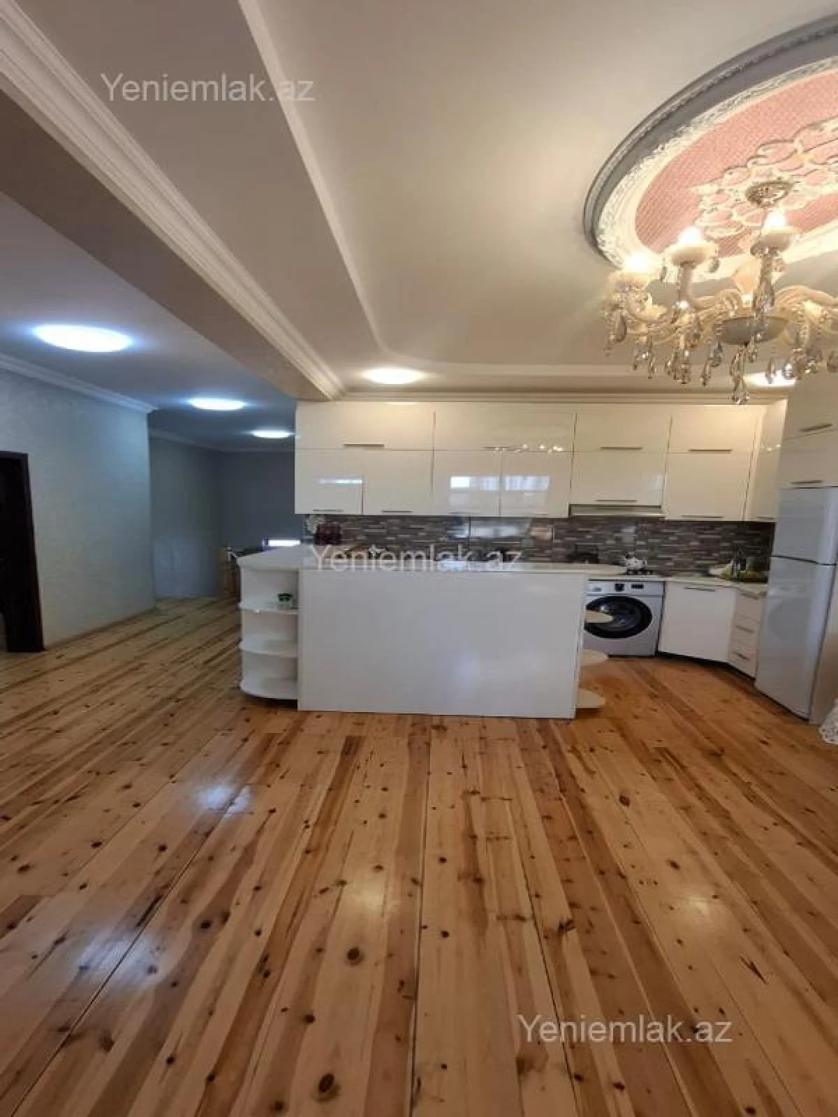 Satılır 8 otaqlı həyət evi 230 m²