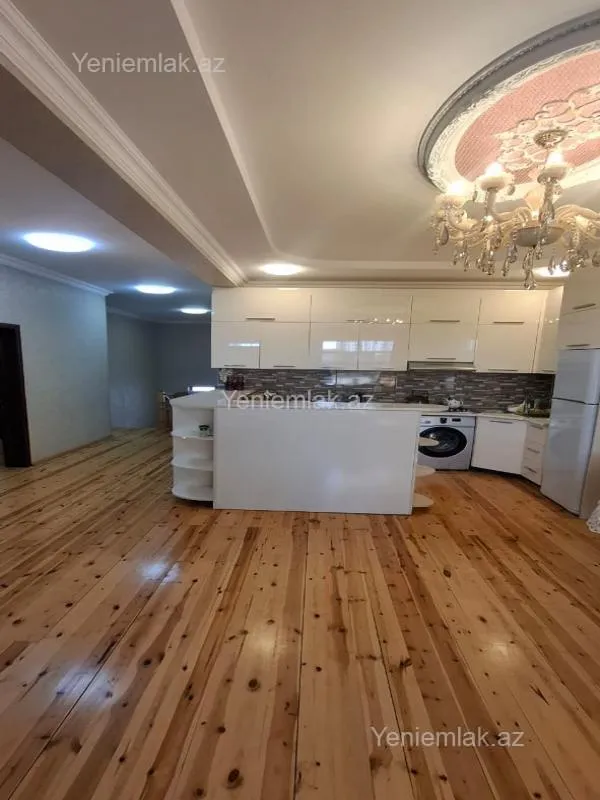 Satılır 8 otaqlı həyət evi 230 m²
