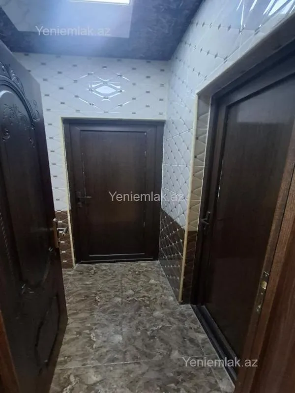 Satılır 8 otaqlı həyət evi 230 m²