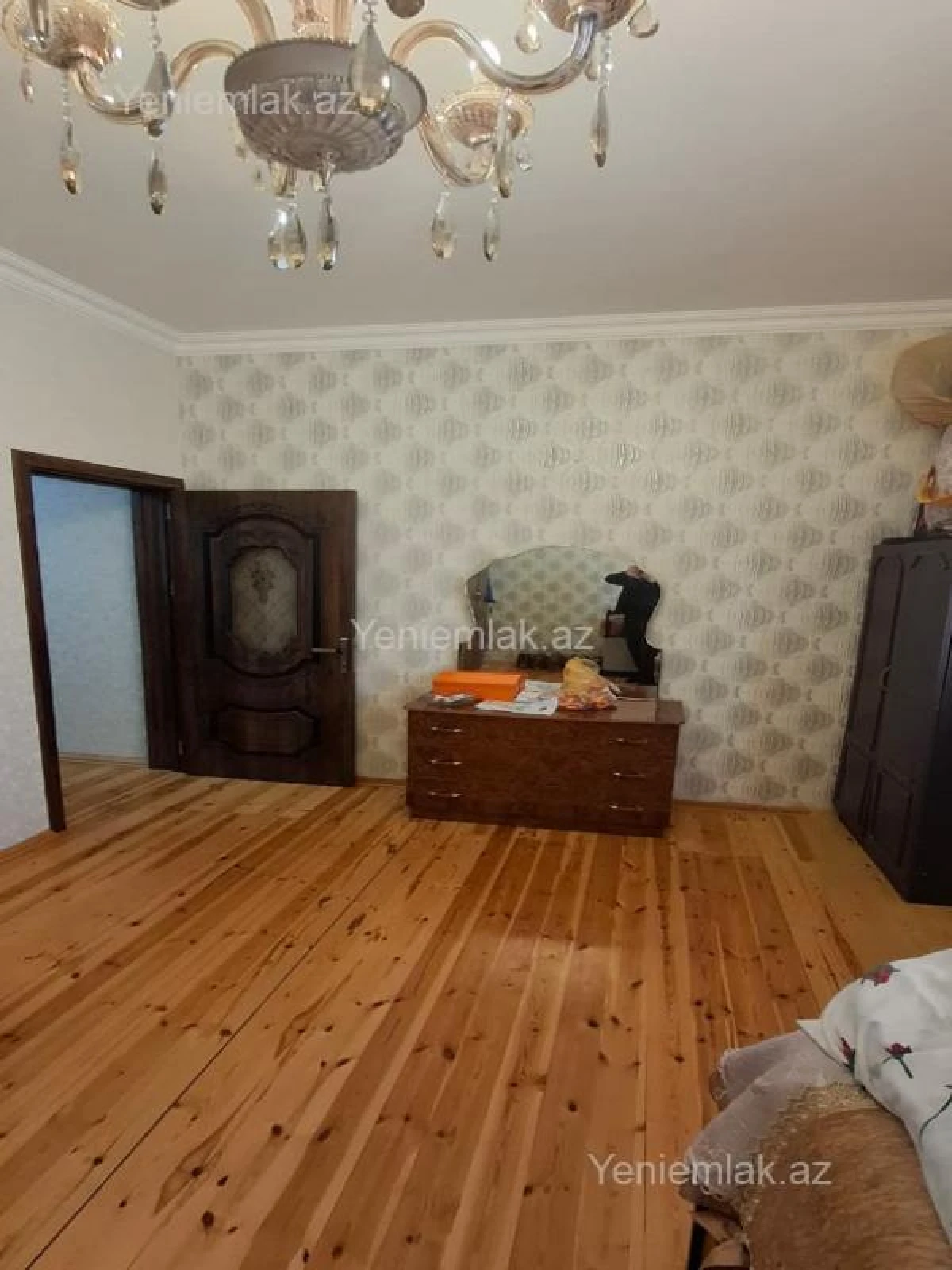Satılır 8 otaqlı həyət evi 230 m²