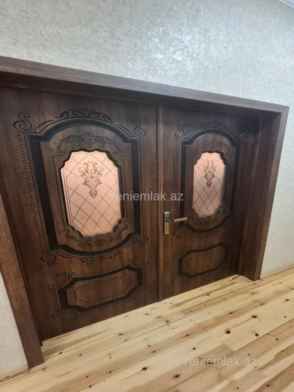 Satılır 8 otaqlı həyət evi 230 m²