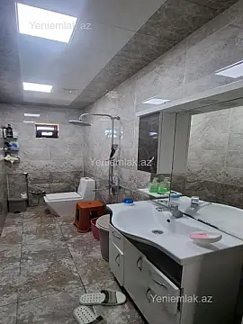 Satılır 8 otaqlı həyət evi 230 m²