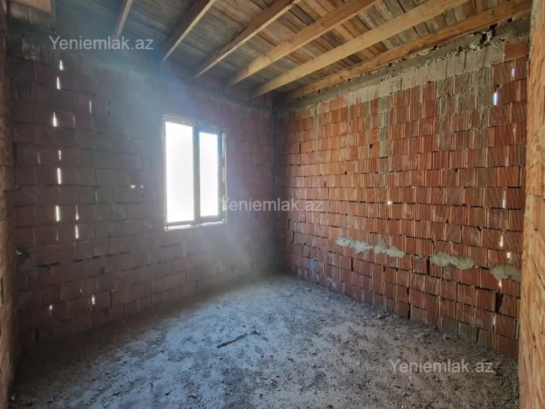 Satılır 4 otaqlı həyət evi 150 m²