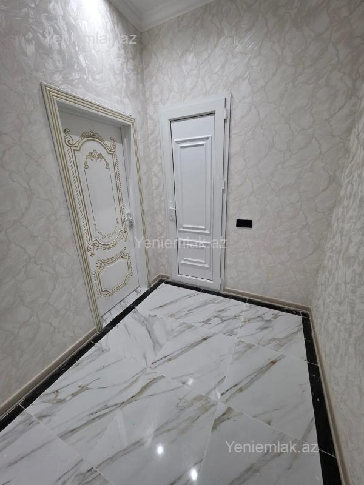 Satılır 5 otaqlı həyət evi 250 m²