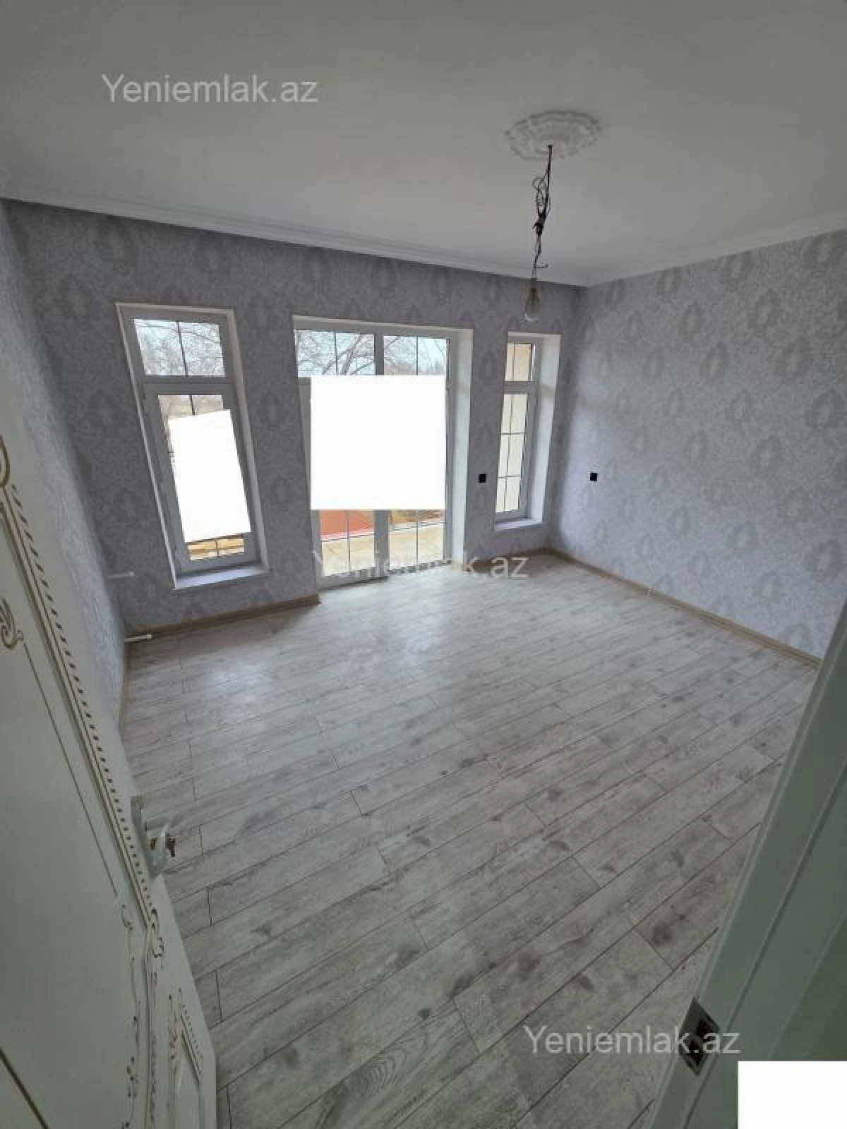 Satılır 5 otaqlı həyət evi 250 m²