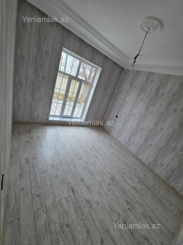 Satılır 5 otaqlı həyət evi 250 m²