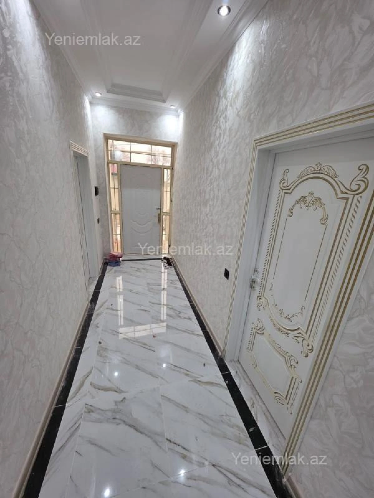 Satılır 5 otaqlı həyət evi 250 m²