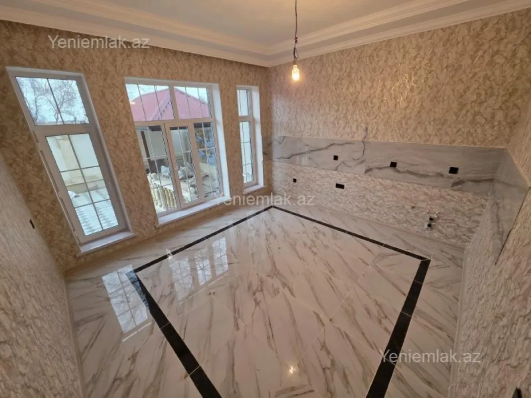 Satılır 5 otaqlı həyət evi 250 m²